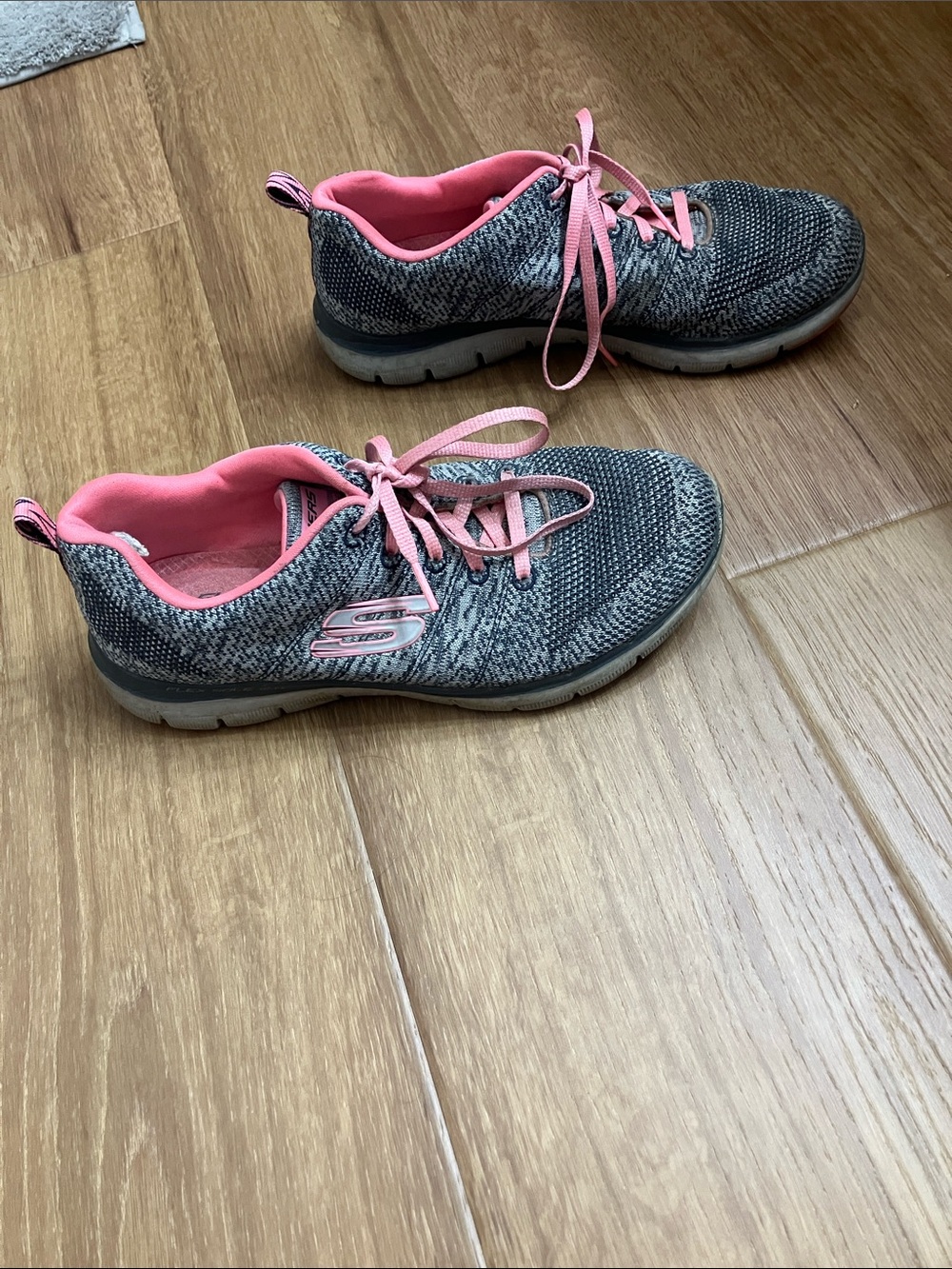 Women’s Skechers -Gray Knit Sneakers with Pink Accents